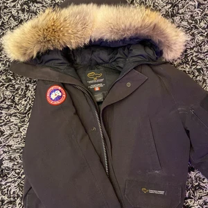canada goose jacka - köpte för några år sen men är knappt använd