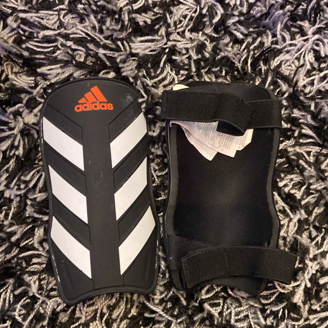 adidas fotbolls benskydd  - 91