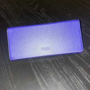 Fendi-solglasögon! - Säljer mina Fendisolglasögon då de ej kommer till användning! Inköpta i somras och de är sparsamt använda! Kvitto finns 😊