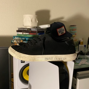 Saint Laurent sneakers INTRESSEKOLL  - Bra condish. 
