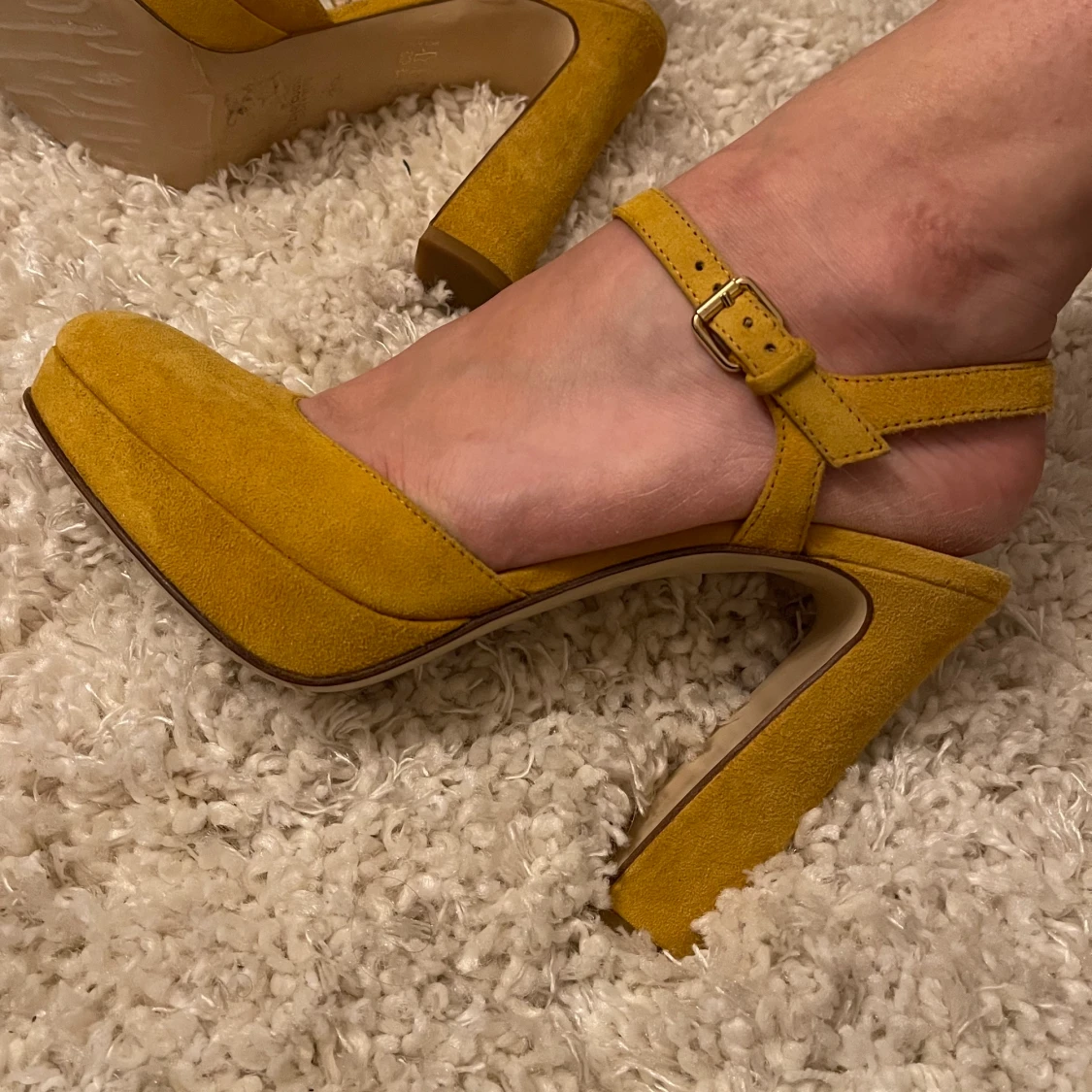 Nya Oanvända Rizzo mocka slingback stl38 - 91