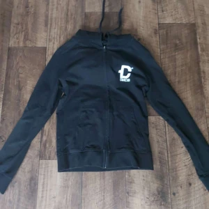 Dirtcult  - Super fint skick! Använd få gånger! Tyvärr tröttnat på dom kläderna hehe, ny pris 800kr! Mitt pris 200kr kom privat för bilder eller funderingar🌸🤍