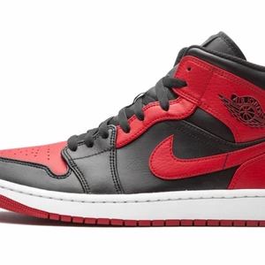 Jordans - Säljer mina snygga jordans som knappt är använda, skriv privat för fler bilder! Köpte för ca 1700kr o säljer för 900kr