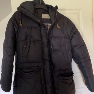 Peakperformance vinter jacka - Peak jacka som ser ut som fjällräven jackorna! Super snygg använd men är som ny! Säljer pga använder den inte