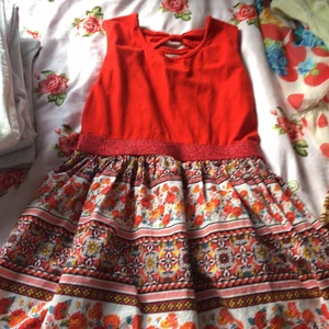 Klänning  - Klänning säljer den för 100kr priset går att diskuteras ❤️❤️