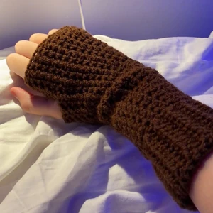 Virkade handvärmare - Handgjorda av mig, kan göra i vilken färg ni vill och ni kan även välja längden