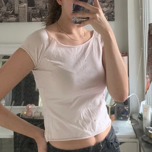 Brandy Melville T-shirt - Rosa t-shirt från J.Galt en del av Brandy Mevilles märke💗