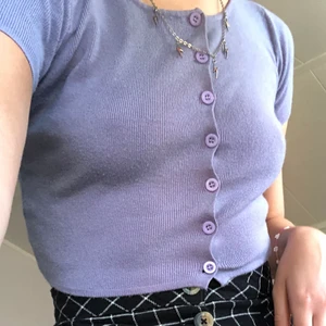 tröja -  storleken är one size men skulle säga att den är s/m beroende på hur man vill att den ska sitta. den slutar lite under naveln. 😻😻✊✊🤙