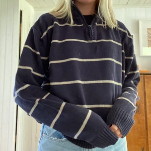 Farfarströja  - mysig tröja, sitter som strl M. Fint skick, 100kr+frakt eller bästa bud:)