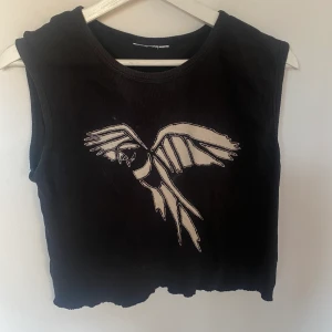 Coolt linne - Skiiiiitballt linne ja har älskat mycket. 