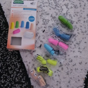 7st soft earplugs  - 7st hörselpropp 3kr/st eller alla 7 för 15kr olika färger frakt: 12kr