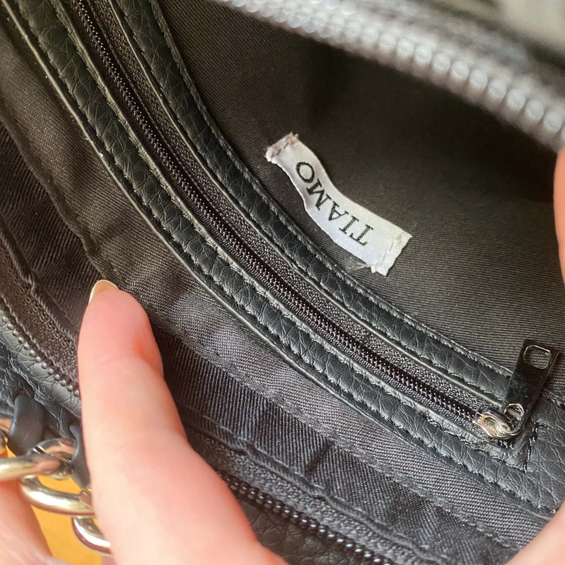 Supersnygg väska från Tiamo  - 91