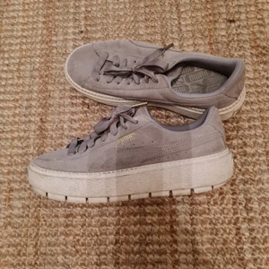 Puma sneakers  - Skönaste skorna ever! Storlek 40, hög sula!! 