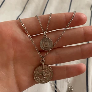 Halsband!  - Silverfärgat halsband i två nivåer! Använt vid enstaka tillfälle, 30 kr och halsbandet är ditt (inskluive frakt) 💗💗💗