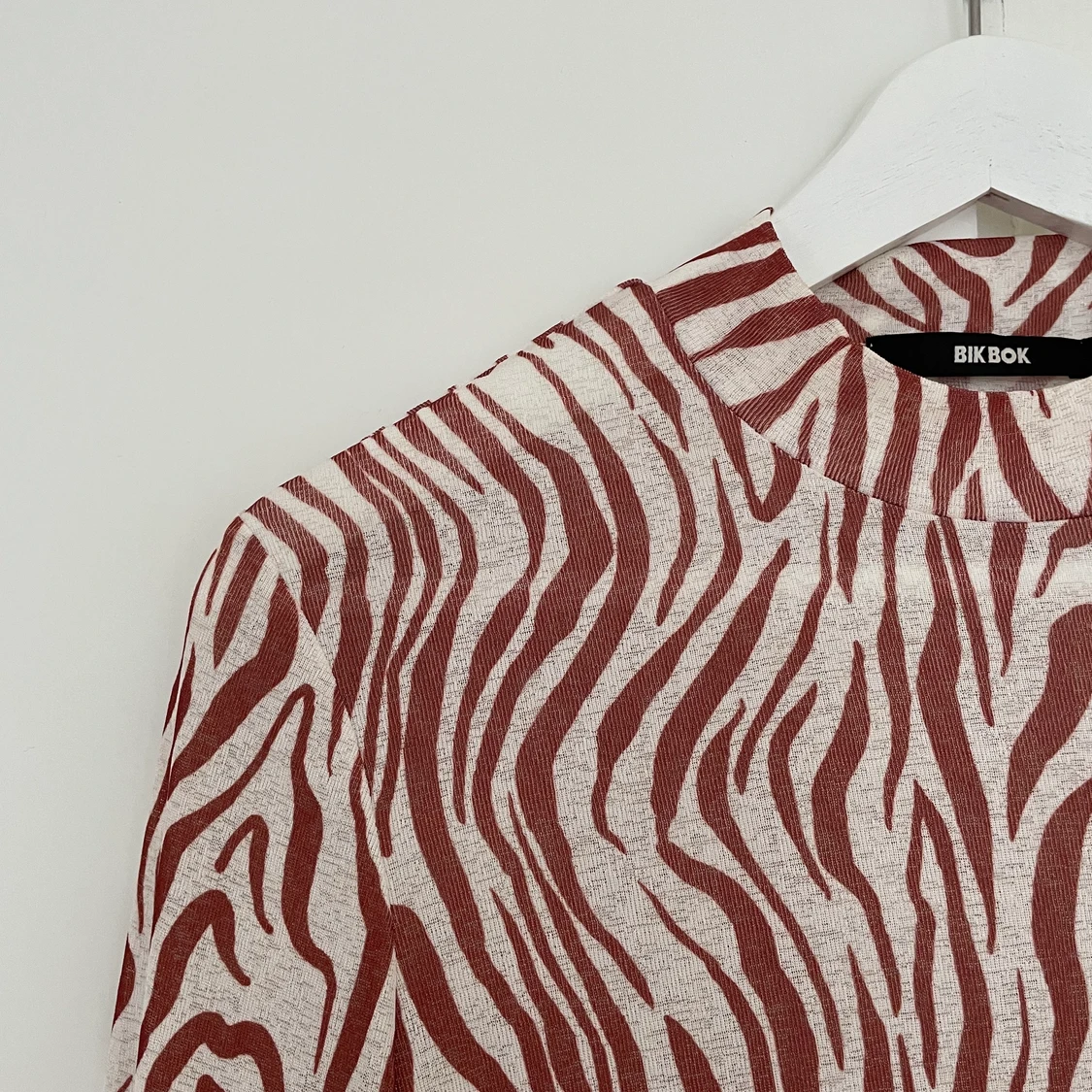 Superfin top i zebra mönster  - 90