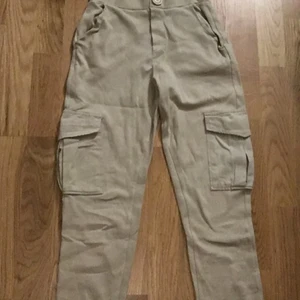 pull&bear - Ett jättefint par pull&bear byxor.