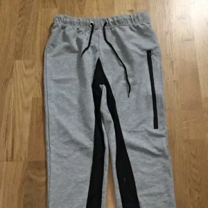 FancyQube - Ett jättefint par FancyQube byxor