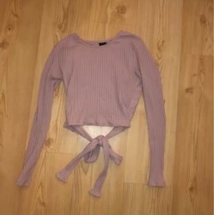 Jätte fin tröja från Gina❤️ - Nästan som ny använder aldrig den❤️ storlek s har också en likadan i L köptes för 280kr säljer för 100kr jätte fin är de❤️