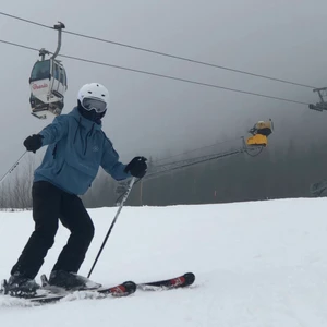 DOPE jacka - Säljer min skidjacka från DOPE⛷ superfin men tyvärr för liten för mig. Den har inga defekter eller skador💙