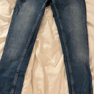 Jeans storlek 26/30 - Snygga kristen jeans. Använda ett fåtal gånger.