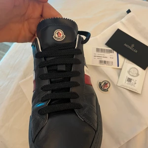 Moncler skor  - Modell: New Monaco Scarpa. Strl:43 passar även 44 skick 8,5-9/10
