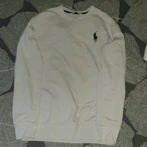 Miladays  - Säljer en miladays tröja i storlek S