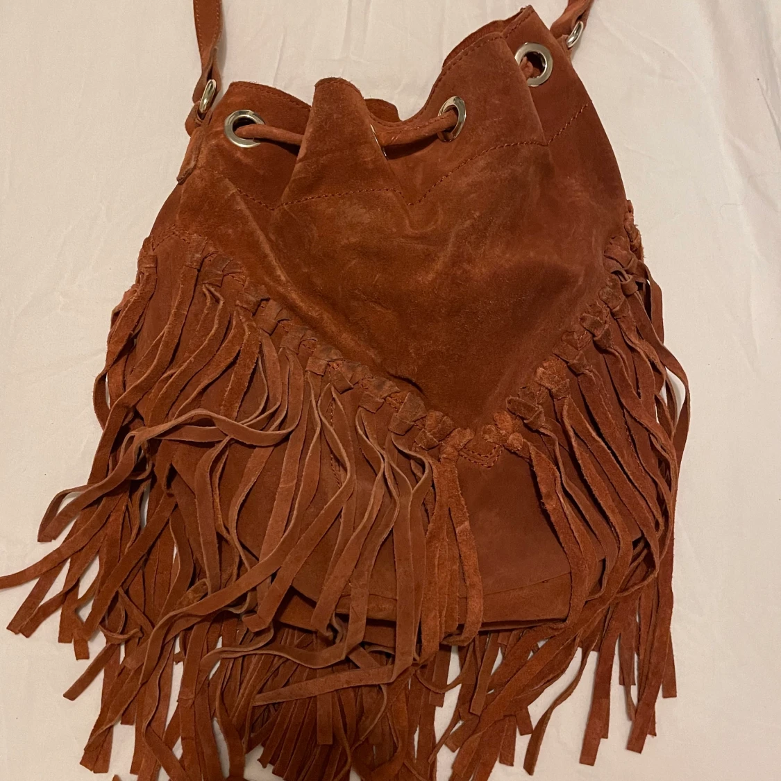 Väska med justerbar axelrem - 90