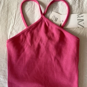 Helt ny festtopp från zara - Helt ny med lappen kvar från zara❤️