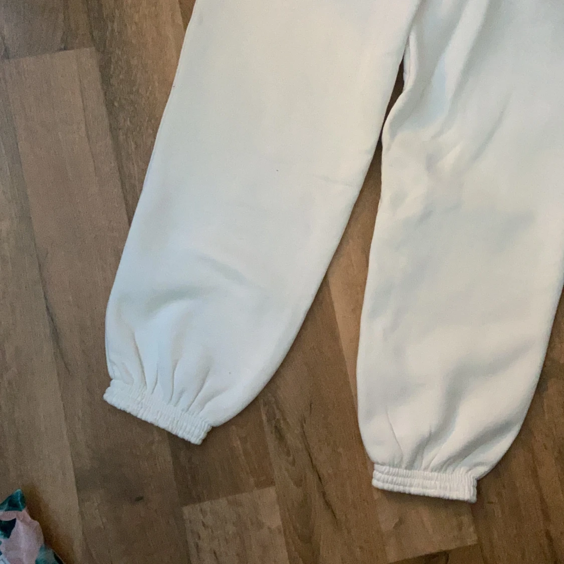 Vita mjukisbyxor - 90