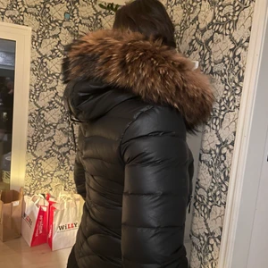 Chelsea jacka - Chelsea jacka storlek 42 men är mer som en 40. Inte alls mycket använd så är i superfint skick. Jackan finns i Skövde men kan även skicka den. 