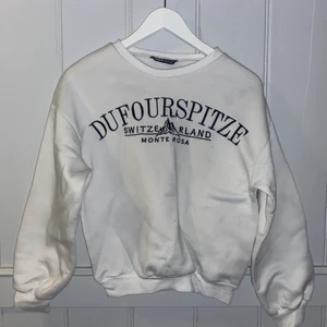 Sweatshirt - Från Shein, bra kvalitet.