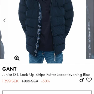 Gant Jacka 170 (passar s/m)  - Säljer min mörkblåa gant jacka som jag köpte förra året på kidzbrandstore. Använd fåtal gånger och vill bara rensa jackor. Den är 170 i barn storlek. Men passar mig och är lite lagom stor och har alltid s/m i jackor.  