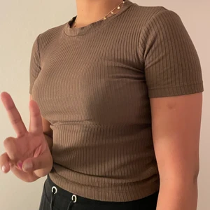Brun tshirt - Brun tshirt🤎
