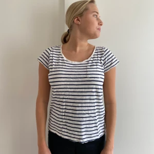 Fin randig t-shirt - Jättebra skick