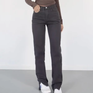 Venderbys jeans - SÖKER!!!!!! Dessa gråbruna jeans i modellen Lexi från Venderbys i storlek M💕💕