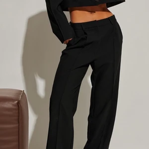 Kostym byxor - Hannas kollektion med nakd, ny skick! 