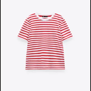 Tröja - Skitsnygg randig tröja från zara. Kommer inte till användning då jag har en liknande. 