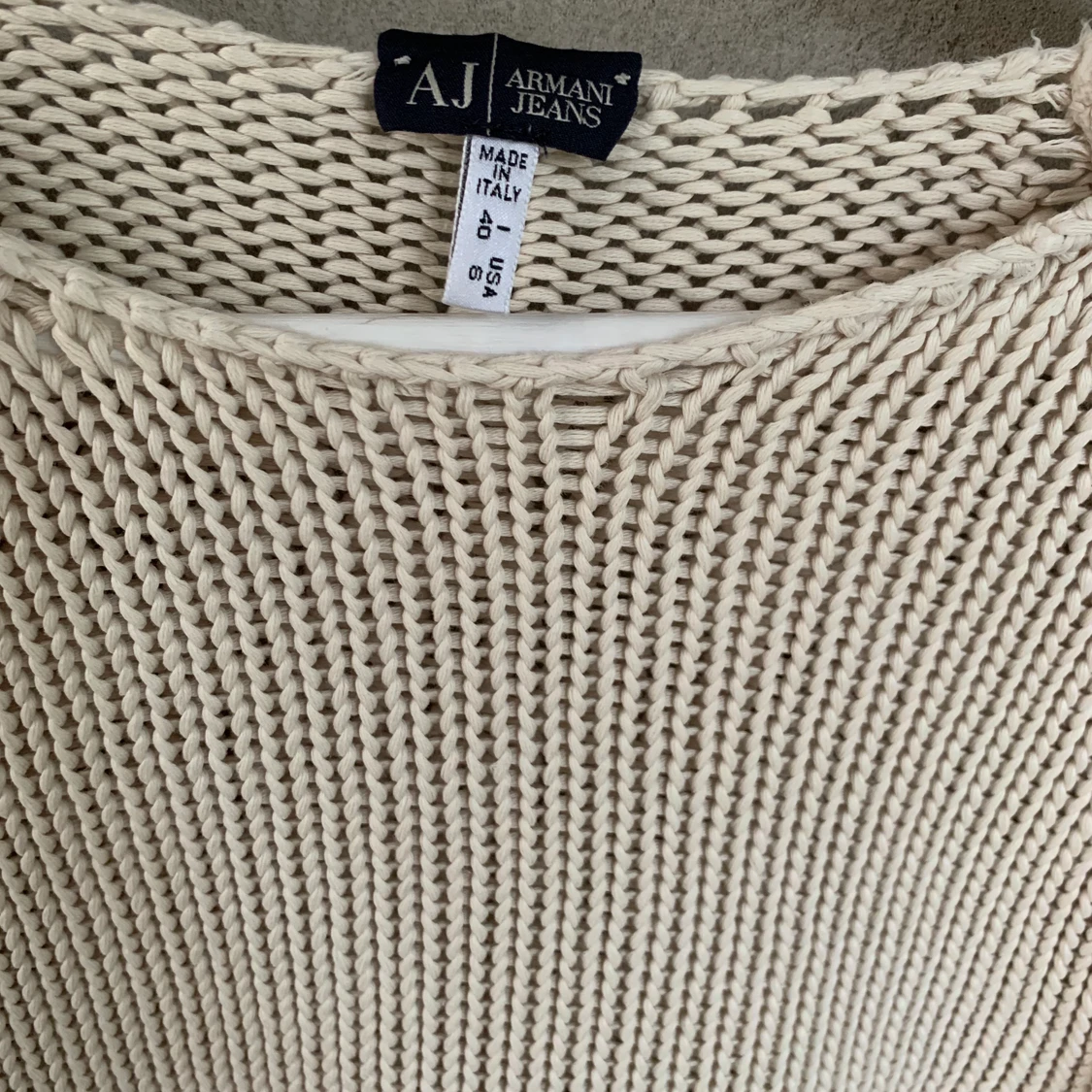 Fin stickad tröja från Armani Jeans. Strl M - 91