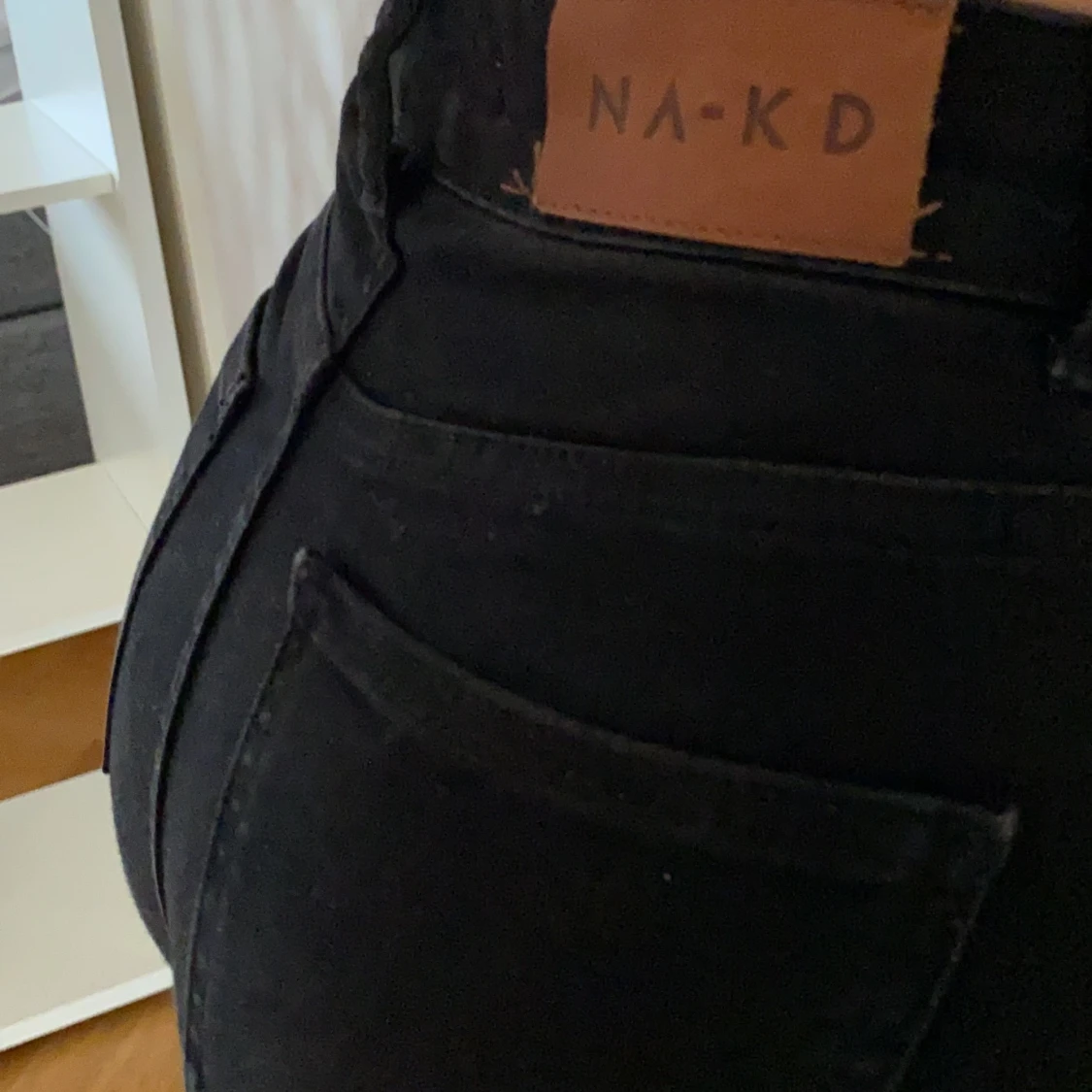 NA-KD svarta jeans - 91