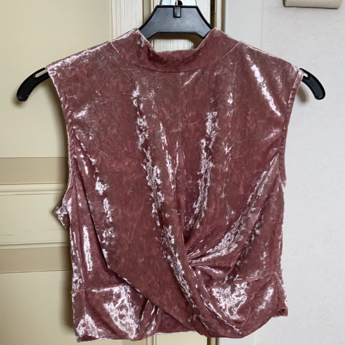 Kortärmad rosa polo i velour - 90