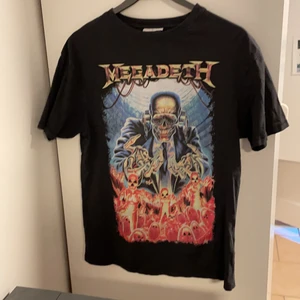 megadeath t-shirt - Riktigt snygg megadeath t-shirt i storlek m, använd fåtal gånger cond: 9/10