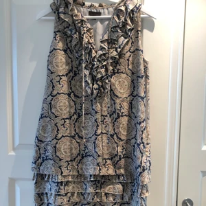 Klänning från Cortefiel - Fin sommarklänning med volanger köpt i Spanien 🇪🇸 