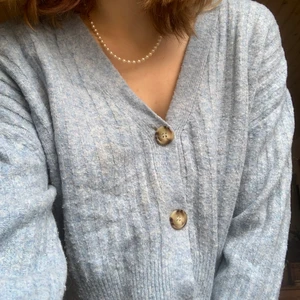 Cardigan - En jättemjuk och fin babyblå cardigan från Zara i stl S💕