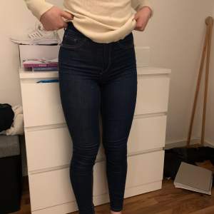 Molly high Waist skinny jeans från Gina tricot, storlek s! 