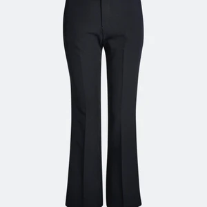 Kostymbyxor  - Säljer detta skitsnygga kostymbyxorna i storleken 36.