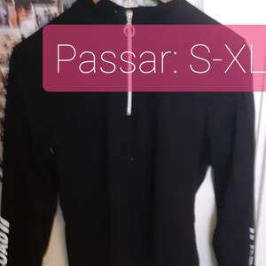 Mycket skön svart, tunn och elastisk tröja. Säljes, 11 SEK, 70% avdrag från inköpspriset: 35 SEK.