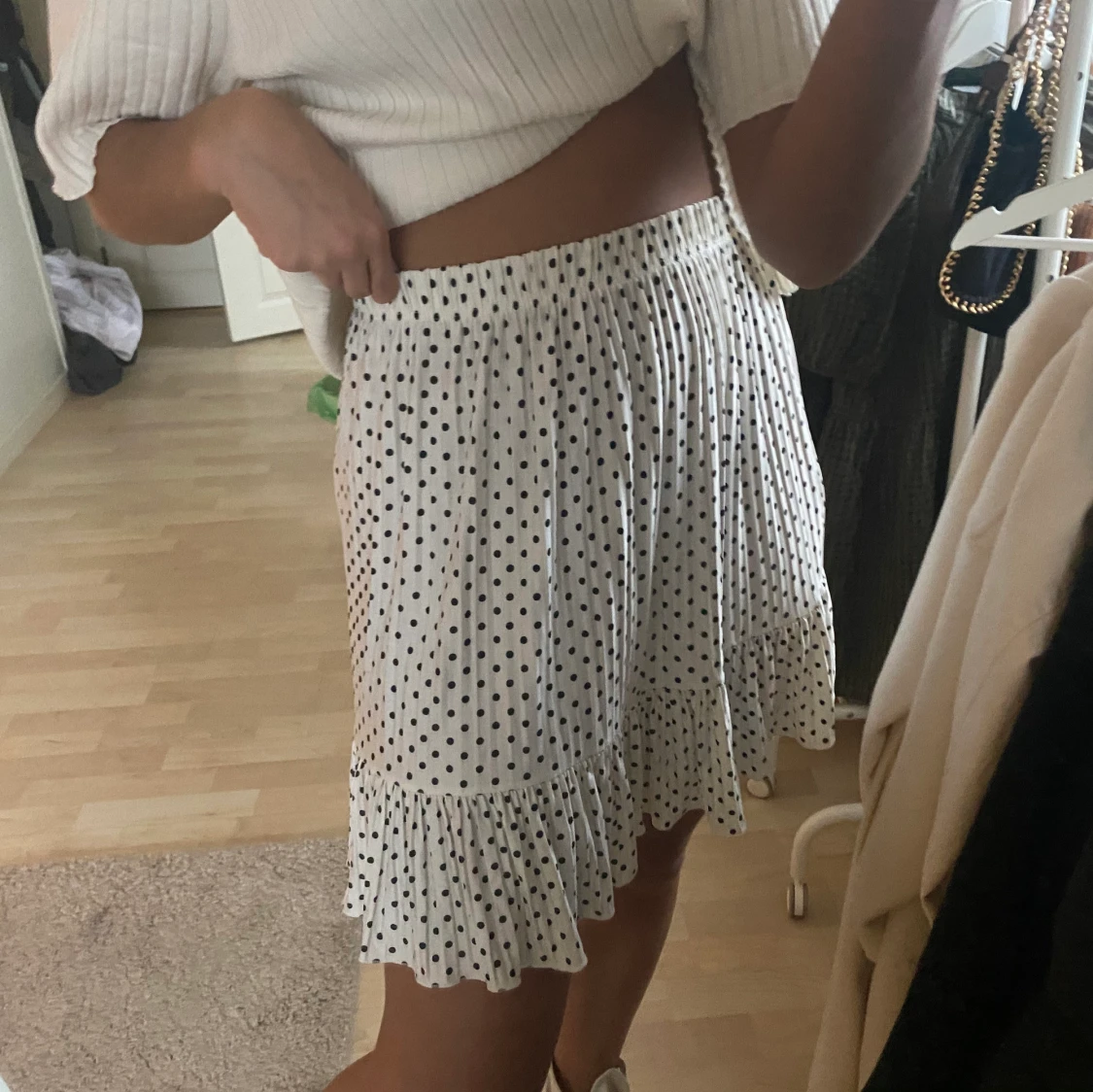 Söt kort prickig kjol 😇