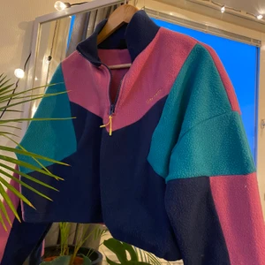 Urban outfitters cropped jumper  - Storlek s