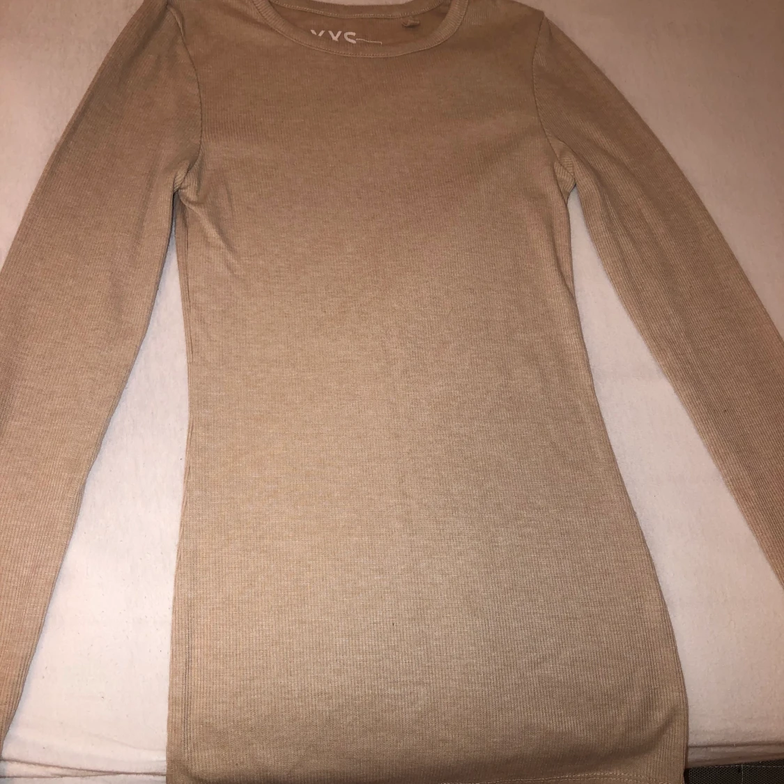 Vanlig beige tröja - 90
