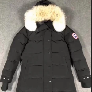 Canda goes - Hej! säljer min Canda gose, använd denna vintern bara, bra skick och Kvalite! Storlek : M